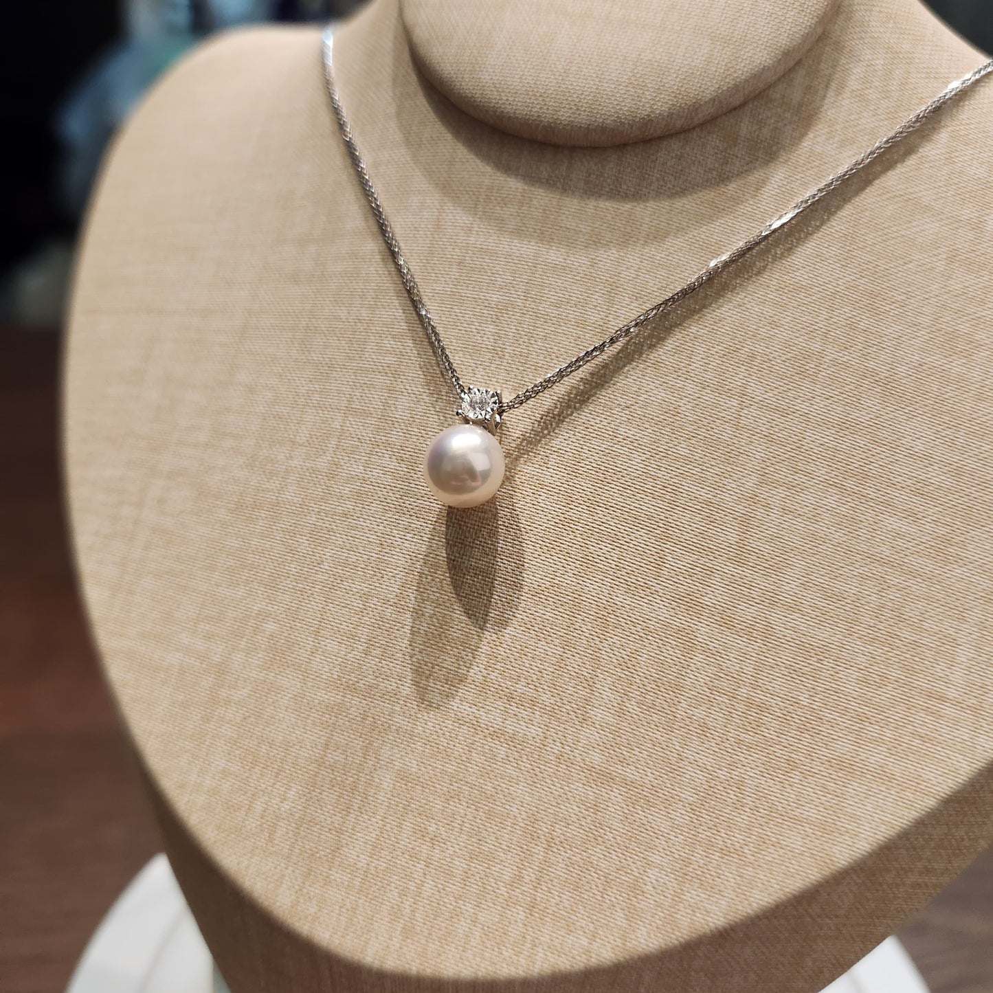 Akoya 18k White Gold Pendant 8mm