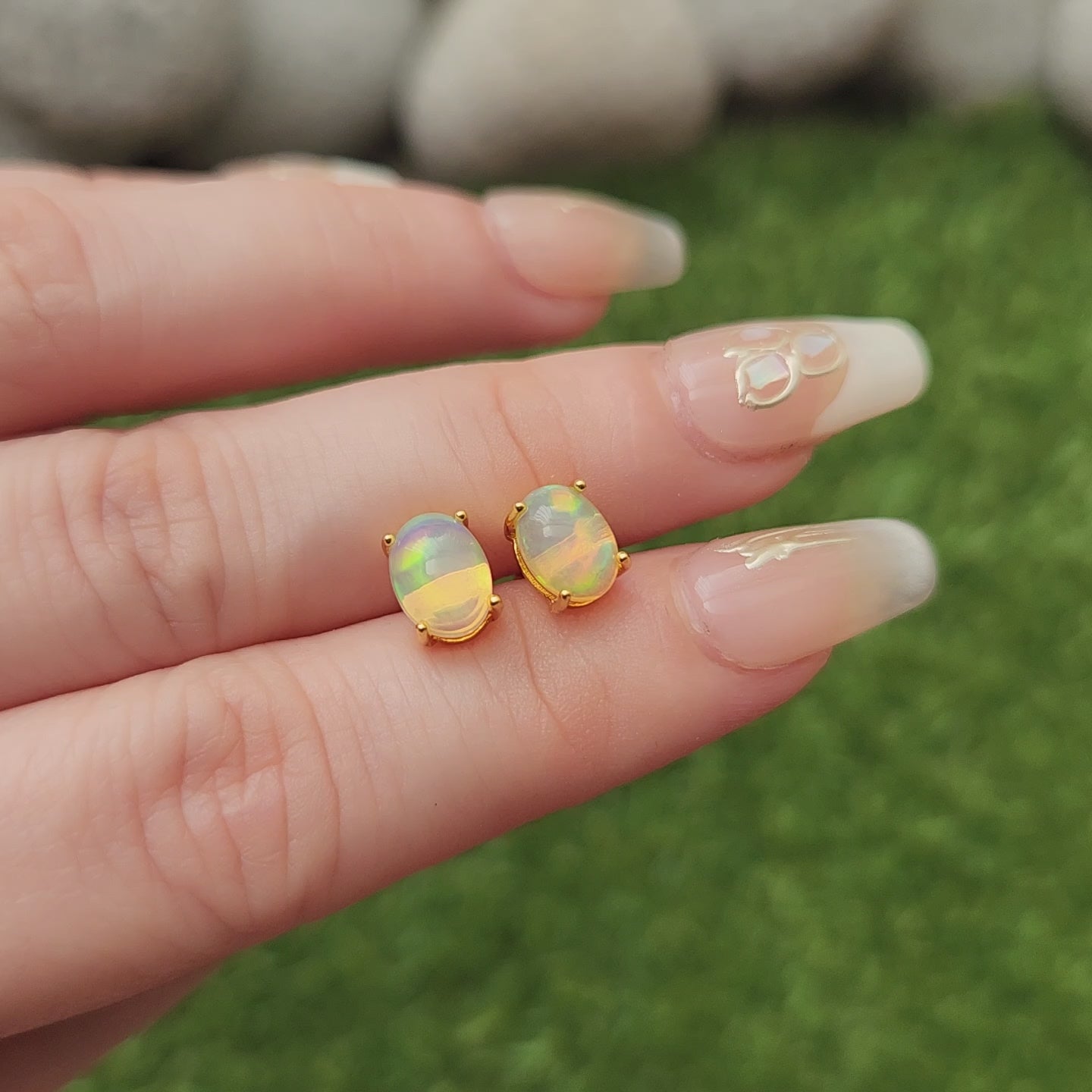 Opal earring gold video 